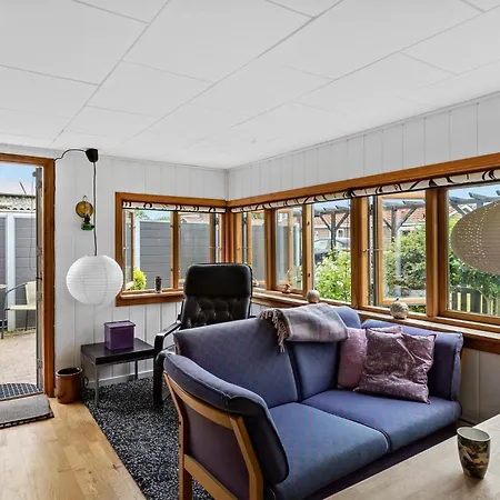 2 Bedroom Gorgeous In Feriehus
