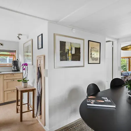 Feriehus 2 Bedroom Gorgeous In